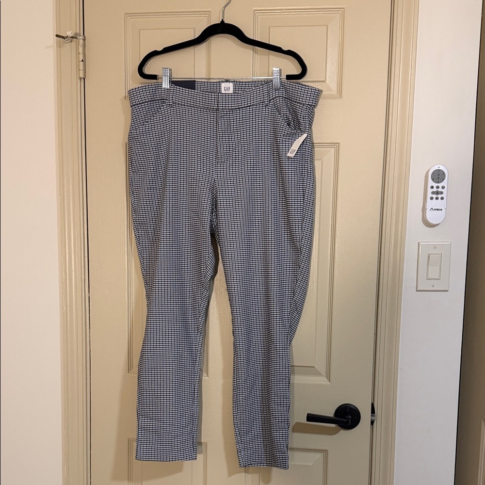 NWT GAP Black and Navy Pants Sz 18 A144
